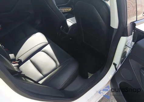 2022 Tesla Model 3 Performance Dual Motor All-Wheel Drive z USA, uszkodzony, nr VIN 5YJ3E1EC2NF261873